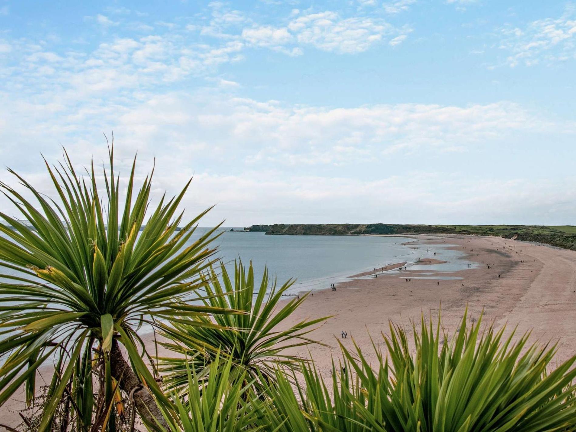 2 Bed In Tenby Fb229 外观 照片