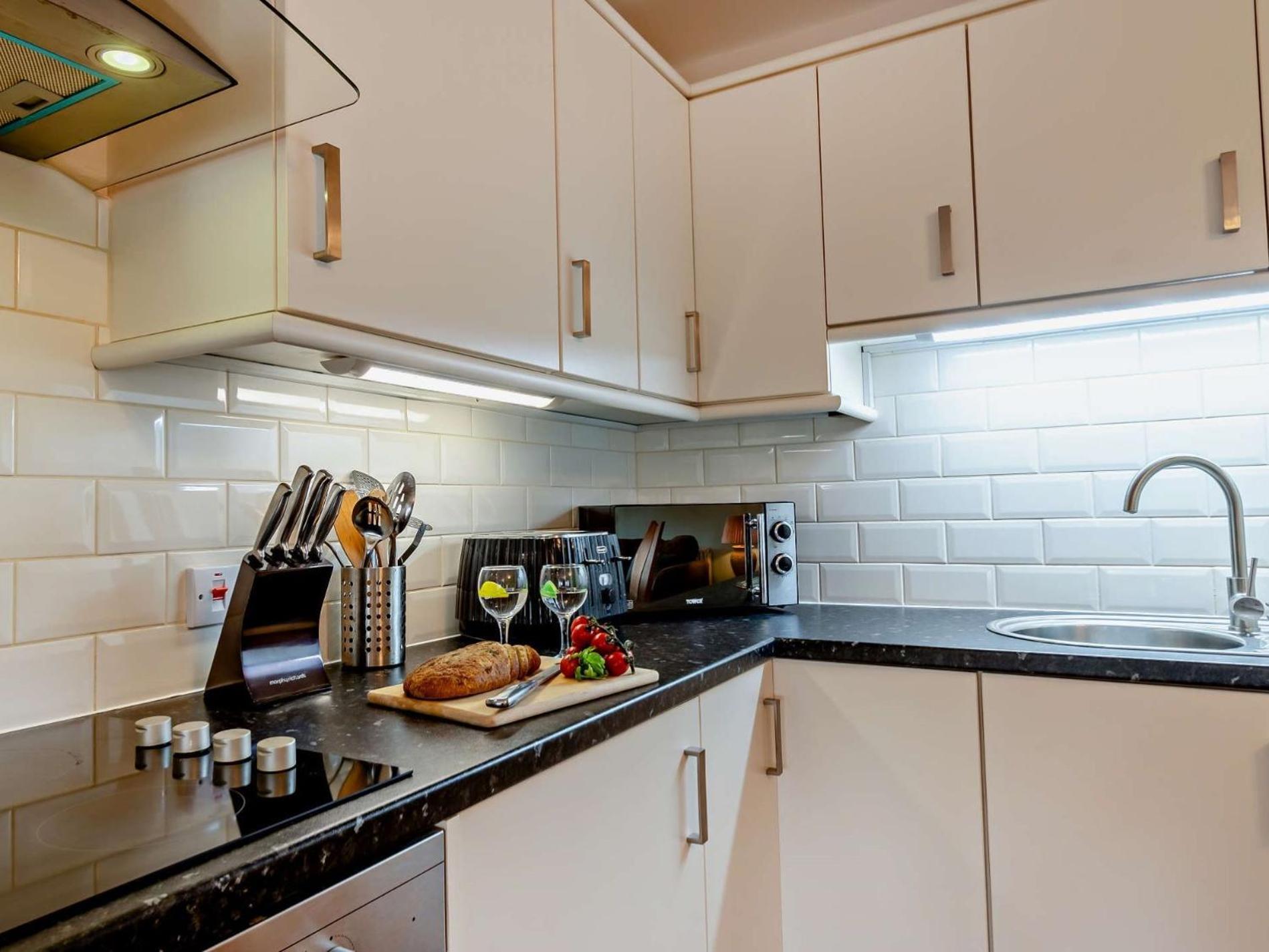 2 Bed In Tenby Fb229 外观 照片
